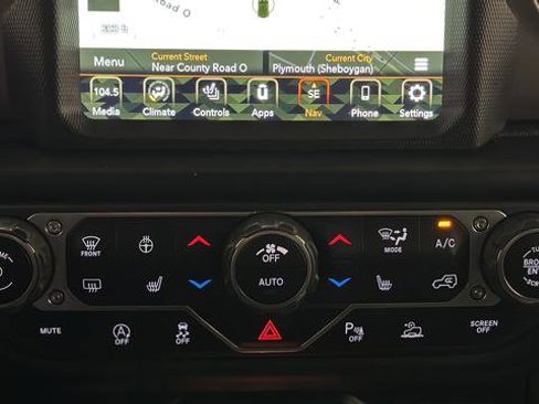 Used 2021 Jeep Wrangler Unlimited Sport AWD/4WD image 19