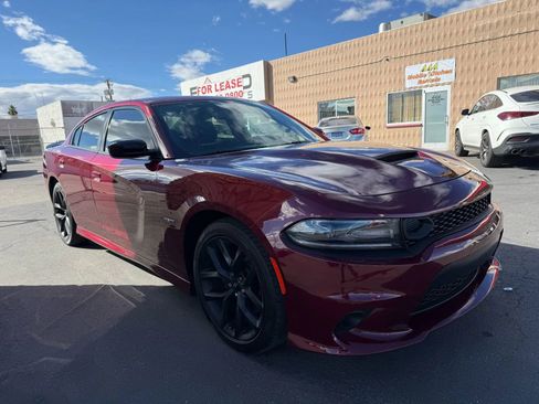 Used 2019 Dodge Charger R/T w/ Blacktop Package image 11