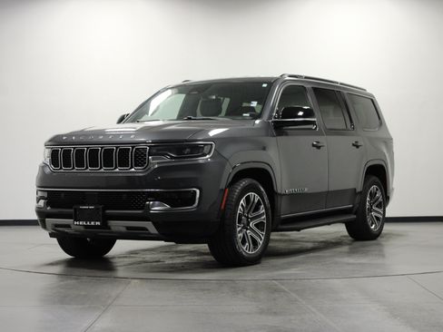 Used 2024 Jeep Wagoneer Series II w/ Flexible Seating Group AWD/4WD image 8