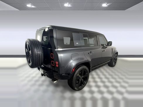Used 2023 Land Rover Defender 110 V8 AWD/4WD image 9