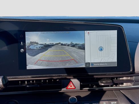 New 2025 Hyundai Elantra SEL image 11