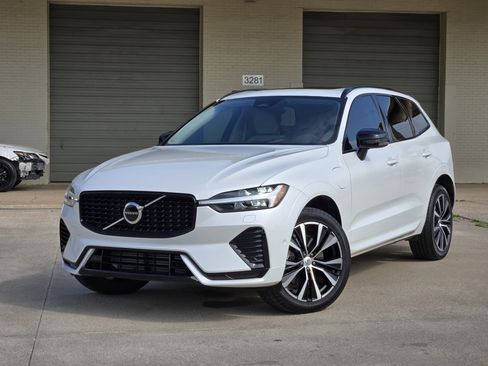 Used 2023 Volvo XC60 T8 Plus w/ Climate Package AWD/4WD image 1