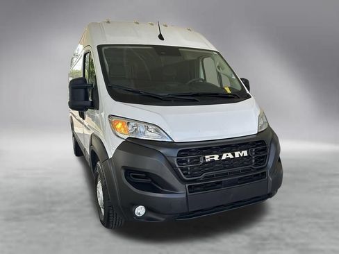 Used 2025 RAM ProMaster 2500 w/ Convenience Group FWD image 2