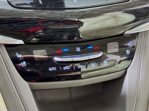 Used 2020 Cadillac XT6 Premium Luxury image 18