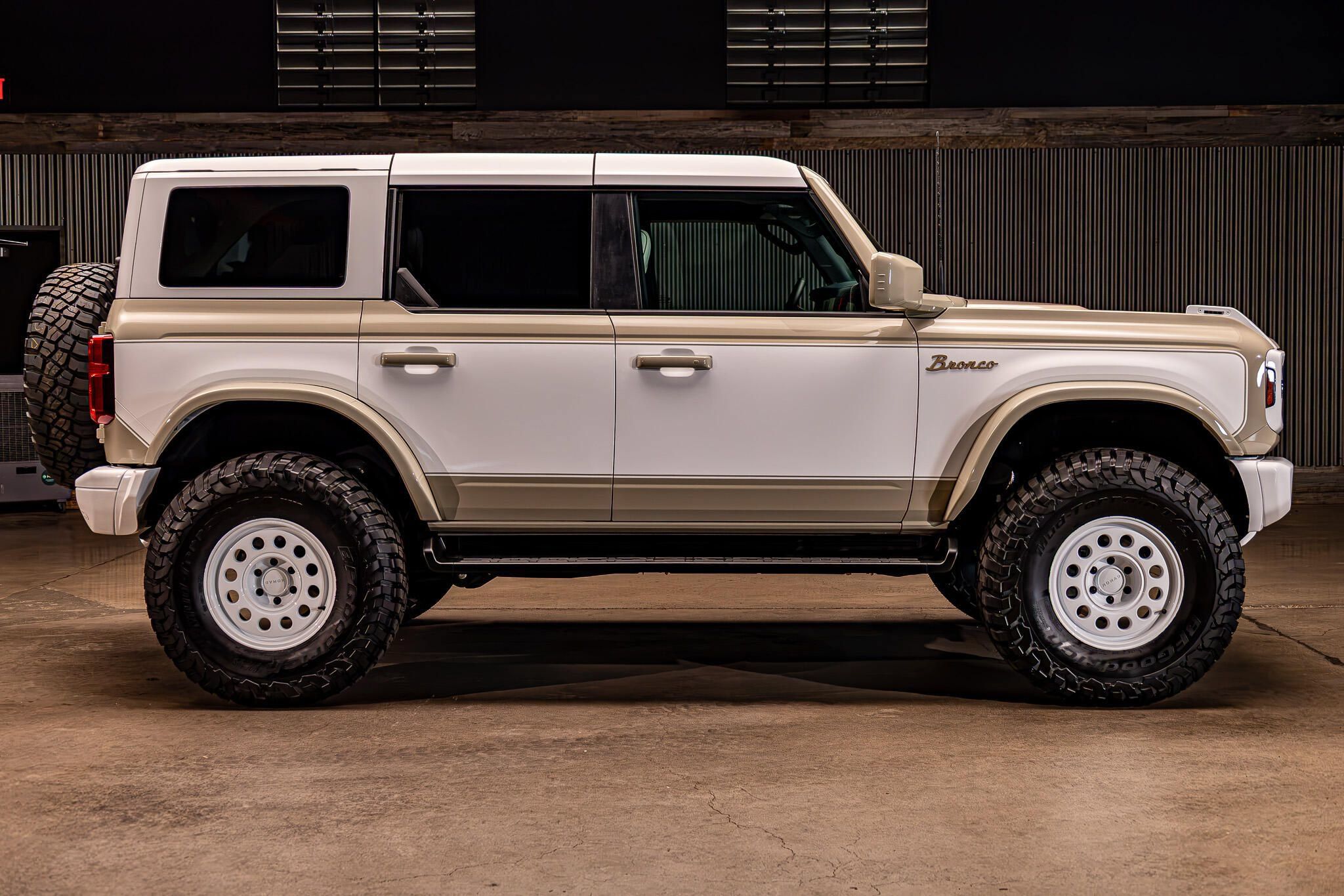 Used 2026 Ford Bronco Heritage Edition AWD/4WD image 11