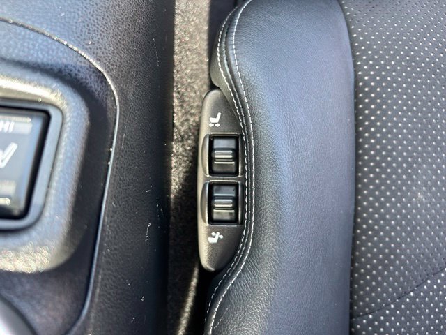 Used 2009 Nissan 370Z Touring RWD image 29