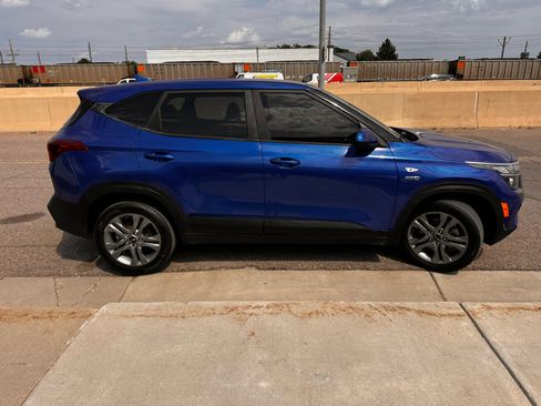 Used 2021 Kia Seltos LX image 6