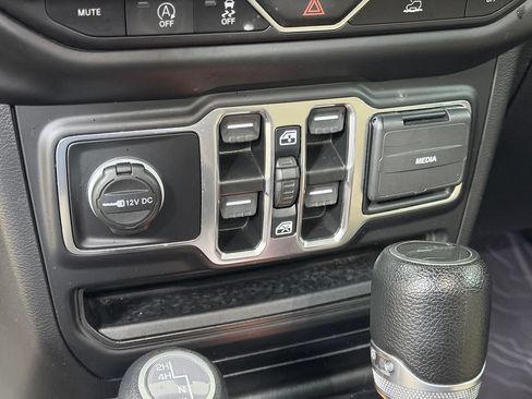 Used 2021 Jeep Gladiator Sport AWD/4WD image 47