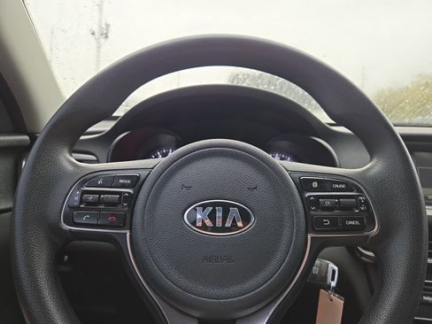 Used 2018 Kia Optima LX w/ 17" Alloy Wheels Package image 15