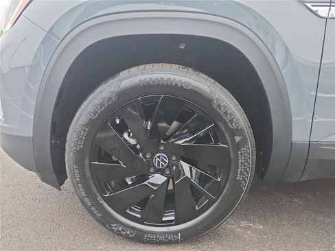 New 2026 Volkswagen Atlas Cross Sport SE image 10