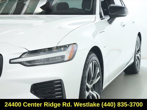 Used 2022 Volvo S60 T8 R-Design Expression AWD/4WD image 5