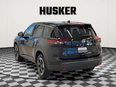 Used 2025 Nissan Rogue SV AWD/4WD image 24