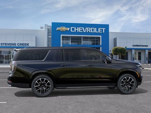 New 2026 Chevrolet Suburban RST w/ Comfort Package AWD/4WD image 3