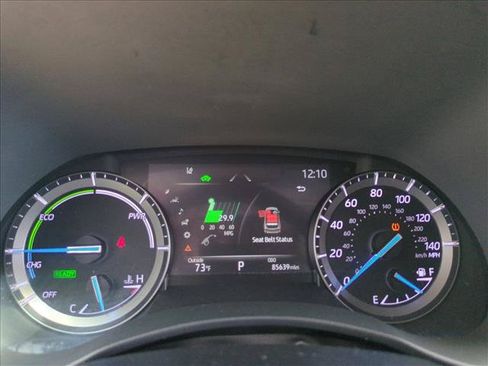 Certified 2020 Toyota Highlander XLE AWD/4WD image 11