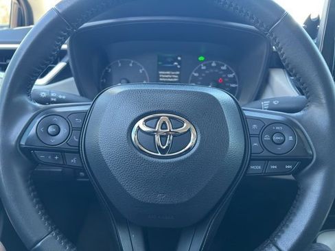 Used 2024 Toyota Corolla LE w/ LE Premium Package image 17