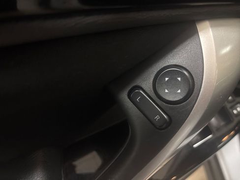 Used 2022 Mitsubishi Eclipse Cross LE image 26