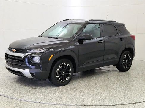 Used 2023 Chevrolet TrailBlazer LT FWD image 3
