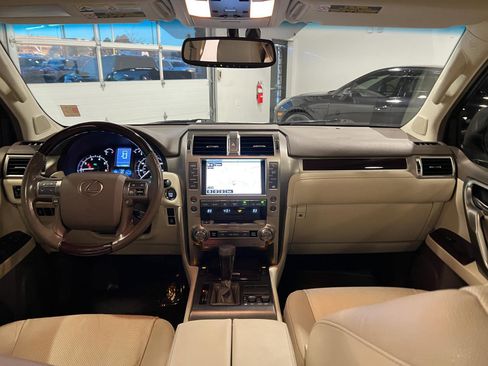 Used 2018 Lexus GX 460 Premium image 32