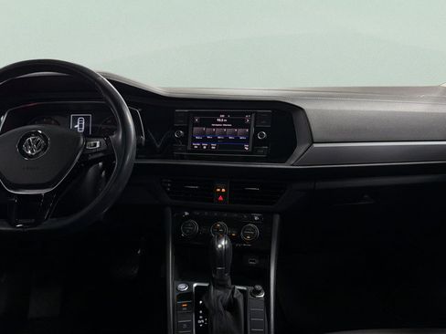 Used 2019 Volkswagen Jetta SE w/ Cold Weather Package FWD image 34