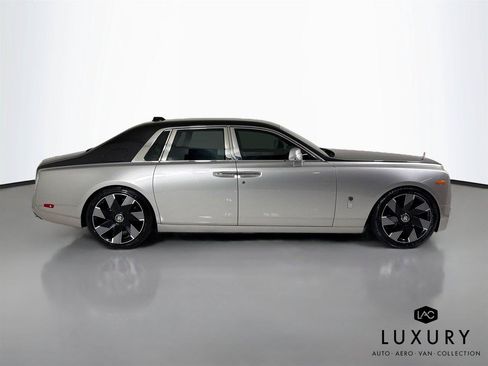 Used 2023 Rolls-Royce Phantom Sedan RWD image 5