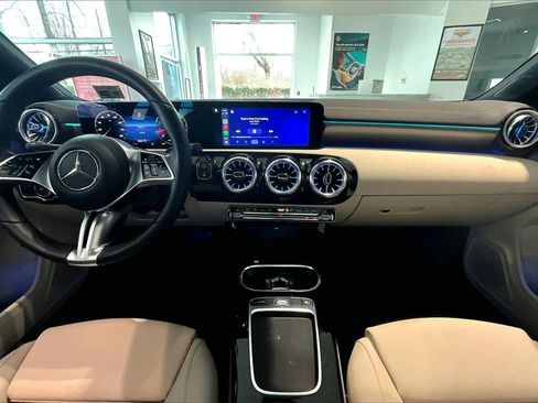 Certified 2025 Mercedes-Benz CLA 250 4MATIC image 15