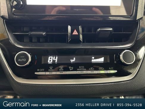 Used 2025 Toyota Corolla LE image 32