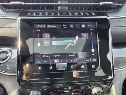 Used 2022 Jeep Grand Cherokee Altitude image 17