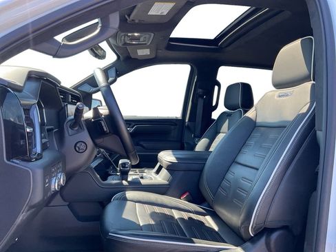 Used 2024 GMC Sierra 1500 AT4X image 24