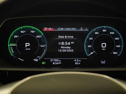 Used 2024 Audi Q8 e-tron Premium Plus w/ Premium Plus Package image 10