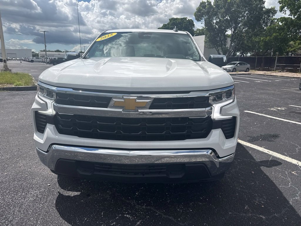 Used 2025 Chevrolet Silverado 1500 LT RWD image 2