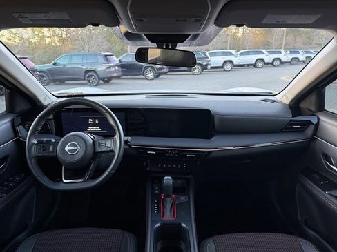 Used 2025 Nissan Kicks SR image 12