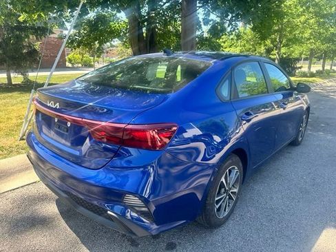 Certified 2024 Kia Forte LXS FWD image 3