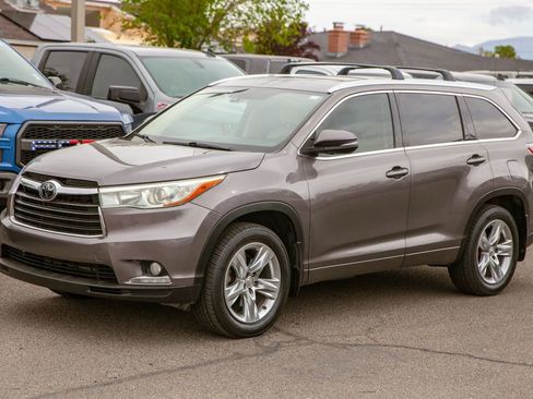 Used 2015 Toyota Highlander Limited w/ Driver Technology Package AWD/4WD image 9