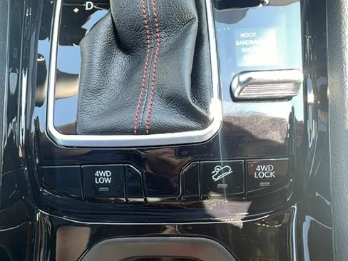 Used 2026 Jeep Compass Trailhawk w/ Sun, Sound & Navigation Group AWD/4WD image 20