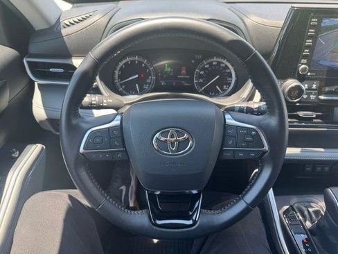 Certified 2020 Toyota Highlander XLE AWD/4WD image 20