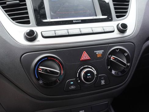 Used 2022 Hyundai Accent SE FWD image 14