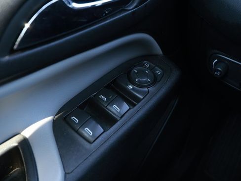 Used 2023 Chevrolet Equinox LS w/ LS Convenience Package image 20