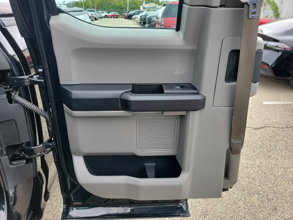Used 2015 Ford F150 XL w/ Equipment Group 101A Mid RWD image 13