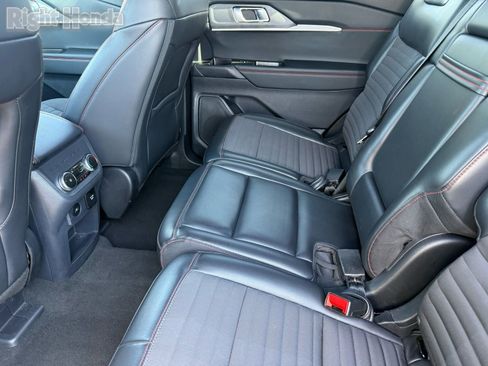 Used 2025 Ford Explorer ST-Line w/ Premium Package image 25