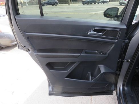 Used 2018 Volkswagen Atlas Launch Edition AWD/4WD image 28