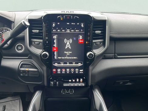 Used 2020 RAM 2500 Laramie AWD/4WD image 11