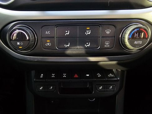 Used 2021 Chevrolet Colorado ZR2 image 30