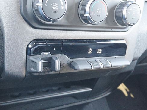 Used 2024 RAM 2500 Big Horn w/ Bed Utility Group image 32