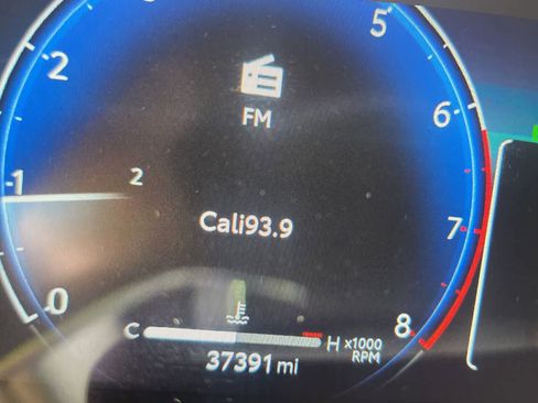 Used 2023 Toyota Highlander Platinum FWD image 11