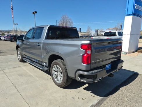 Used 2021 Chevrolet Silverado 1500 High Country w/ Technology Package image 3
