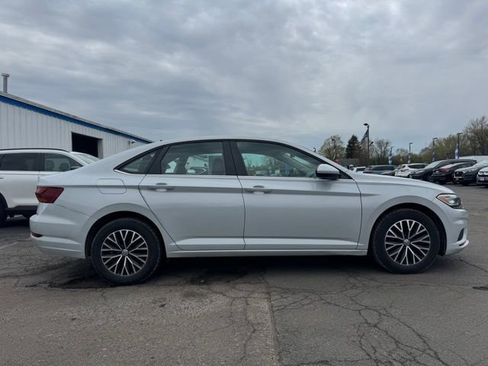 Used 2019 Volkswagen Jetta SE FWD image 1