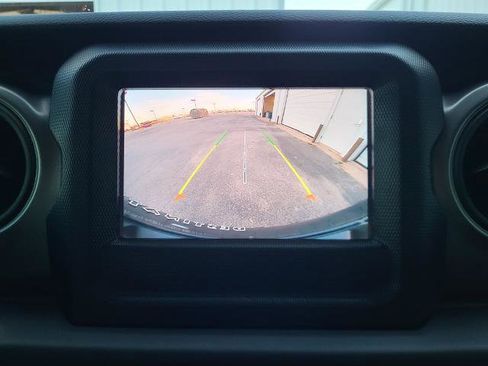 Used 2023 Jeep Wrangler Unlimited Sport image 17