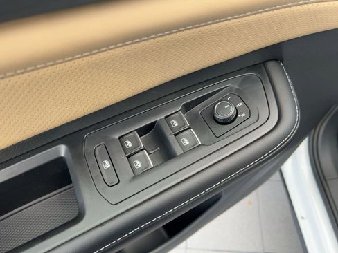 New 2026 Volkswagen Atlas Cross Sport SE image 13