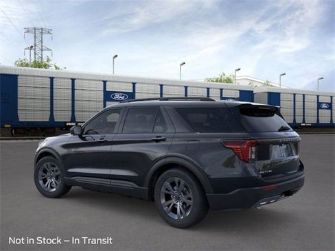 New 2026 Ford Explorer Active w/ Active Comfort Package image 4