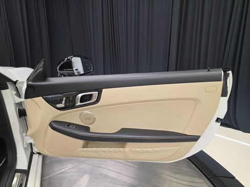 Used 2019 Mercedes-Benz SLC 300 image 30